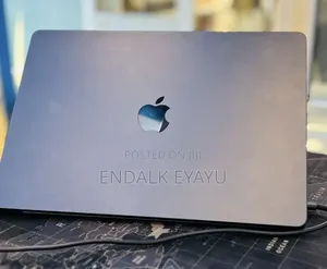 New Laptop Apple MacBook Air 2024 M3 8GB Apple M3 SSD 256GB