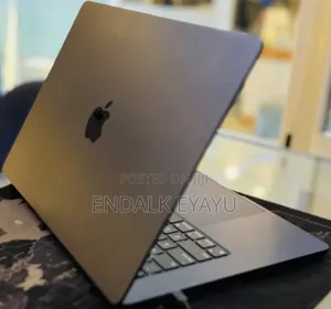 New Laptop Apple MacBook Air 2024 M3 8GB Apple M3 SSD 256GB