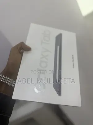 New Laptop Samsung 8GB HDD+SSD 128GB