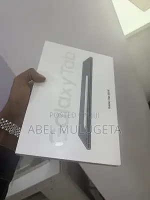 New Laptop Samsung 8GB HDD+SSD 128GB