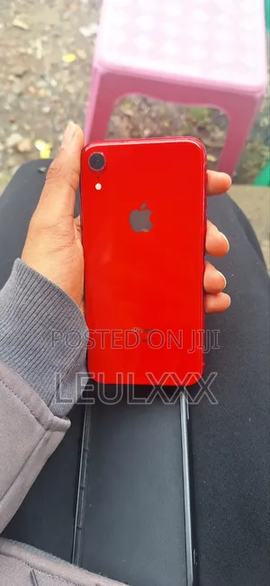 Apple iPhone XR 64 GB Red