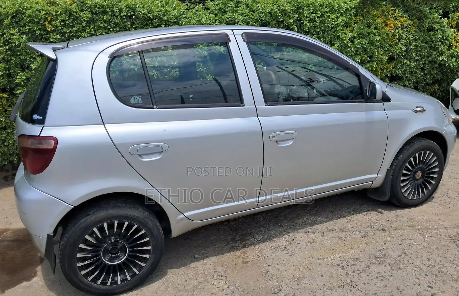 Toyota Vitz 2001 Silver