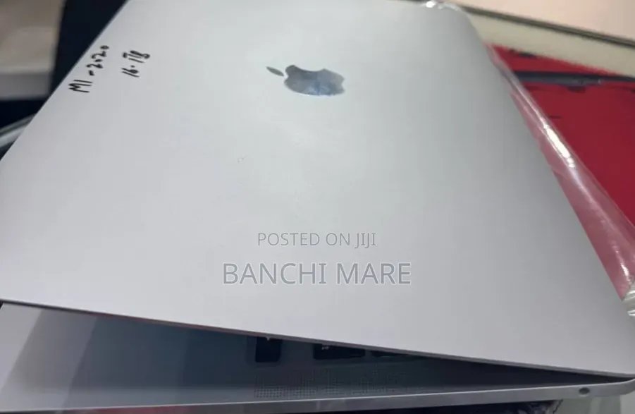 New Laptop Apple MacBook Air 2020 M1 8GB Apple M1 SSD 256GB