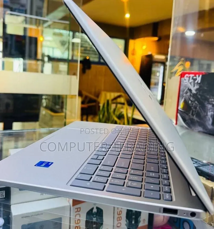 New Laptop HP Stream Notebook 16GB Intel Core i7 SSD 1T