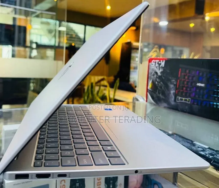 New Laptop HP Stream Notebook 16GB Intel Core i7 SSD 1T