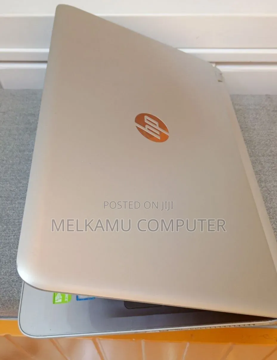 New Laptop HP Pavilion 15 8GB Intel Core i5 HDD 1T