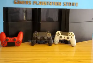 PlayStation 4 FAT ከ2 Original Joystick ጋር – የአዲስ ዓመት ልዩ ምርጫ