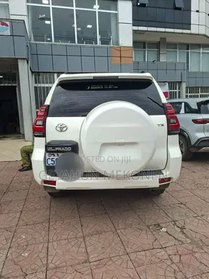 Toyota Land Cruiser 2018 White