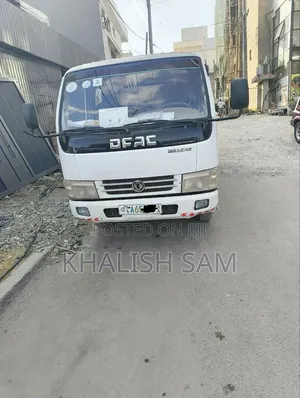 DFAC Double Cab Truck