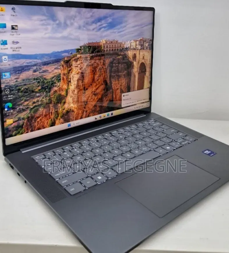 New Laptop Lenovo ThinkPad X1 Carbon 16GB Intel Core Ultra 7 SSD 512GB