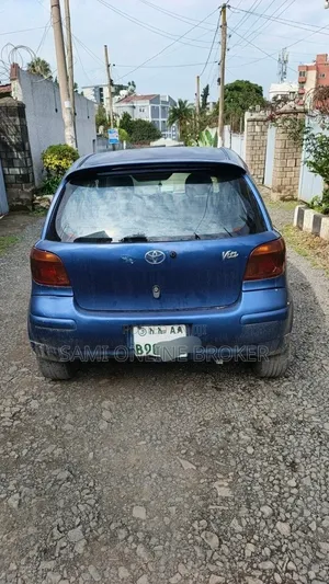 Toyota Vitz 2002 Gray