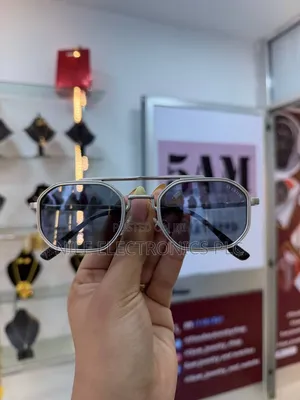 Stylish UV-protective Sunglasses, Imported From Italy 🇮🇹
