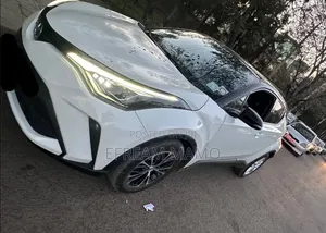 Toyota C-HR 2022 White
