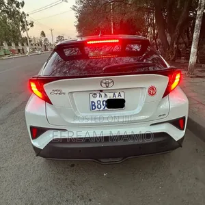 Toyota C-HR 2022 White