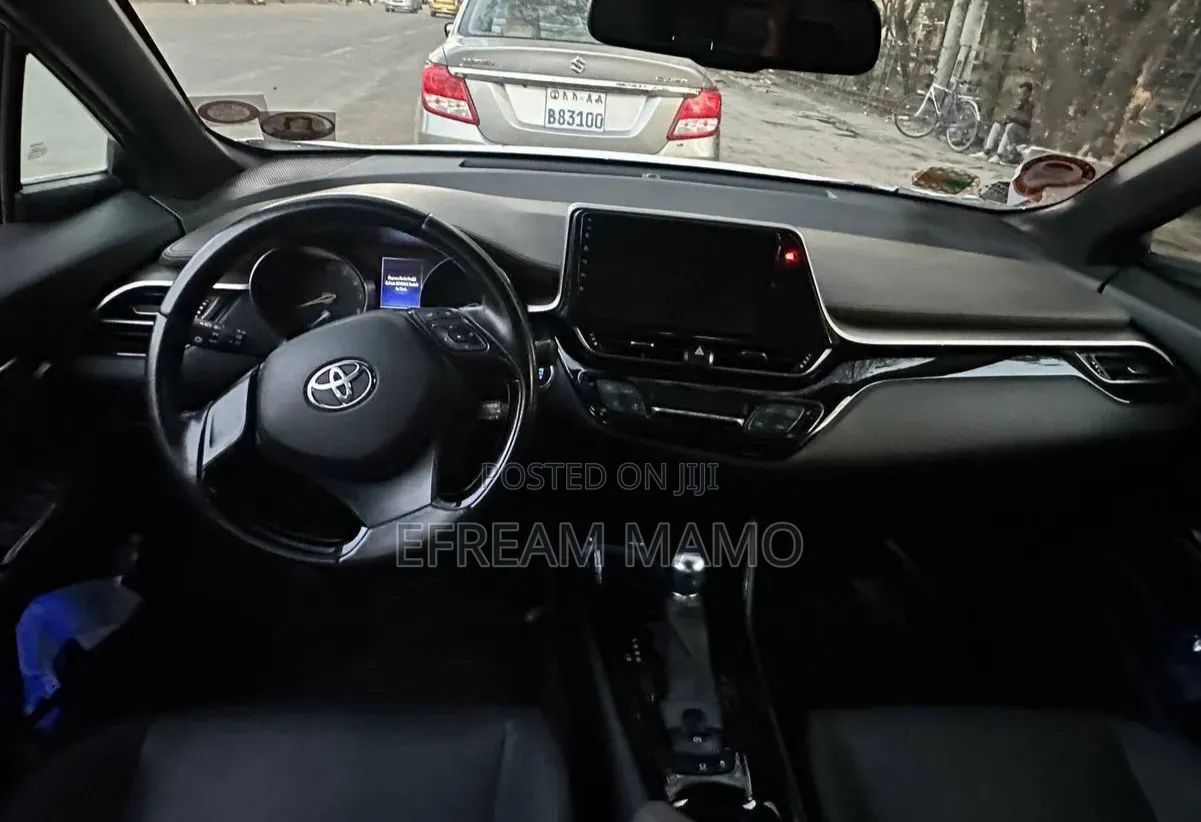 Toyota C-HR 2022 White