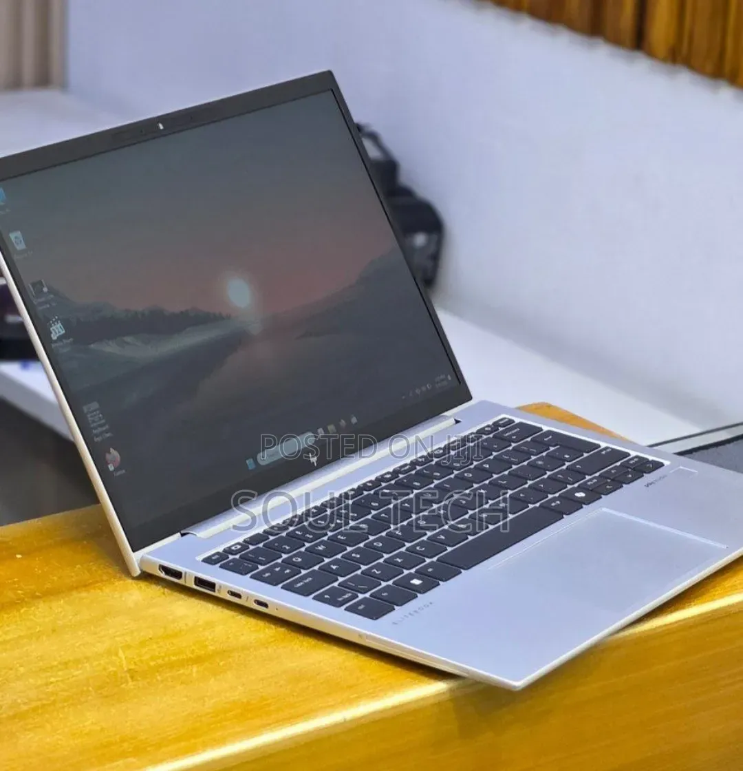 New Laptop HP Elitebook 830 G11 16GB Intel Core Ultra 7 SSD 512GB