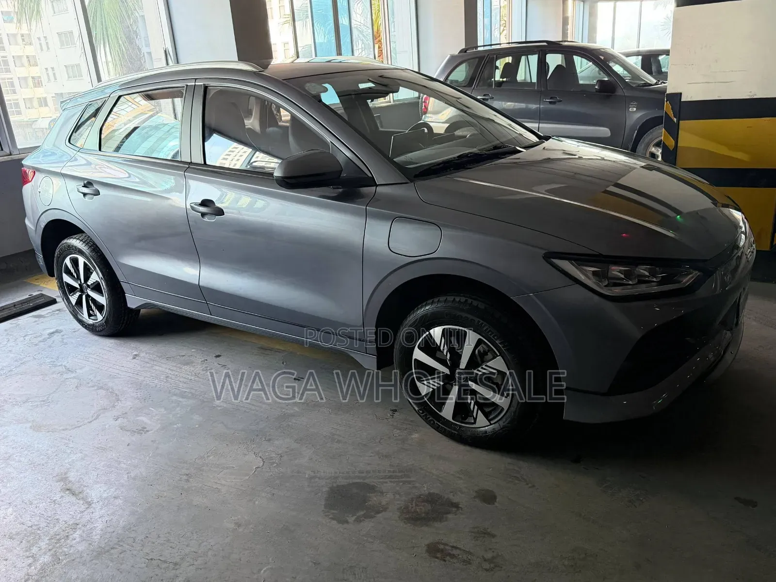 BYD E2 43 kWh 94 hp FWD 2024 Gray