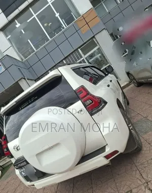 Toyota Land Cruiser Prado 2018 White
