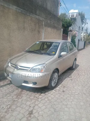 Toyota Platz 2003 Gold