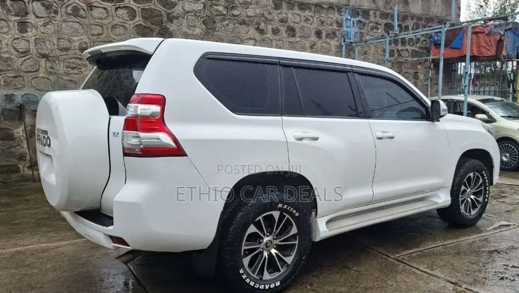 Toyota Land Cruiser Prado 2012 White