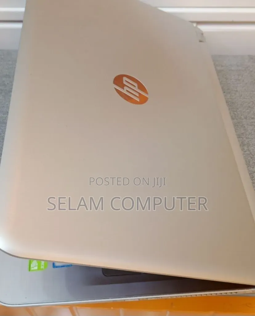 New Laptop HP Pavilion 15 8GB Intel Core i5 HDD 1T