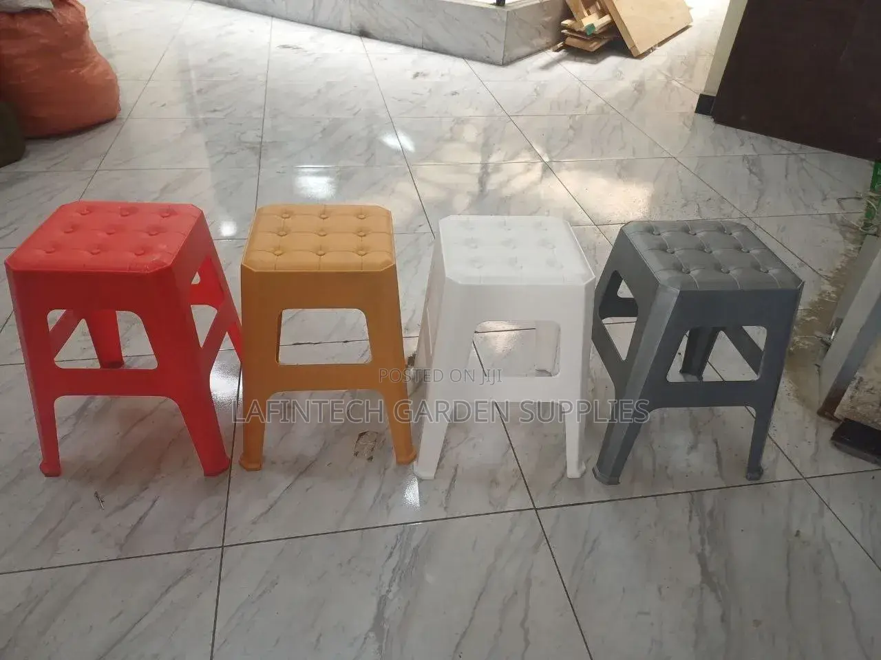 የፕላስቲክ ዱካ/ ኩርሲ– ጠንካራና ዘላቂ Plastic Stool – Strong