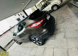 Nissan Qashqai 2017 Brown