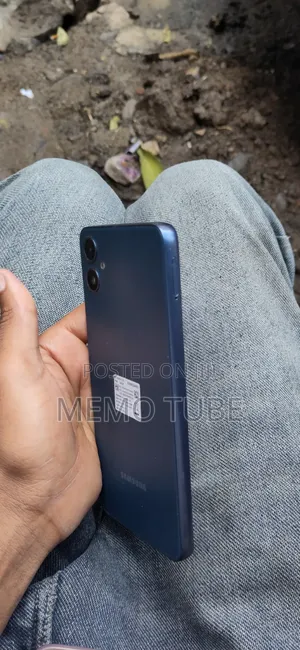 Samsung Galaxy F05 64 GB Blue