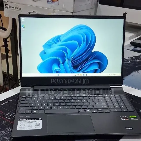 New Laptop HP Victus 16 16GB AMD Ryzen 7 SSD 512GB
