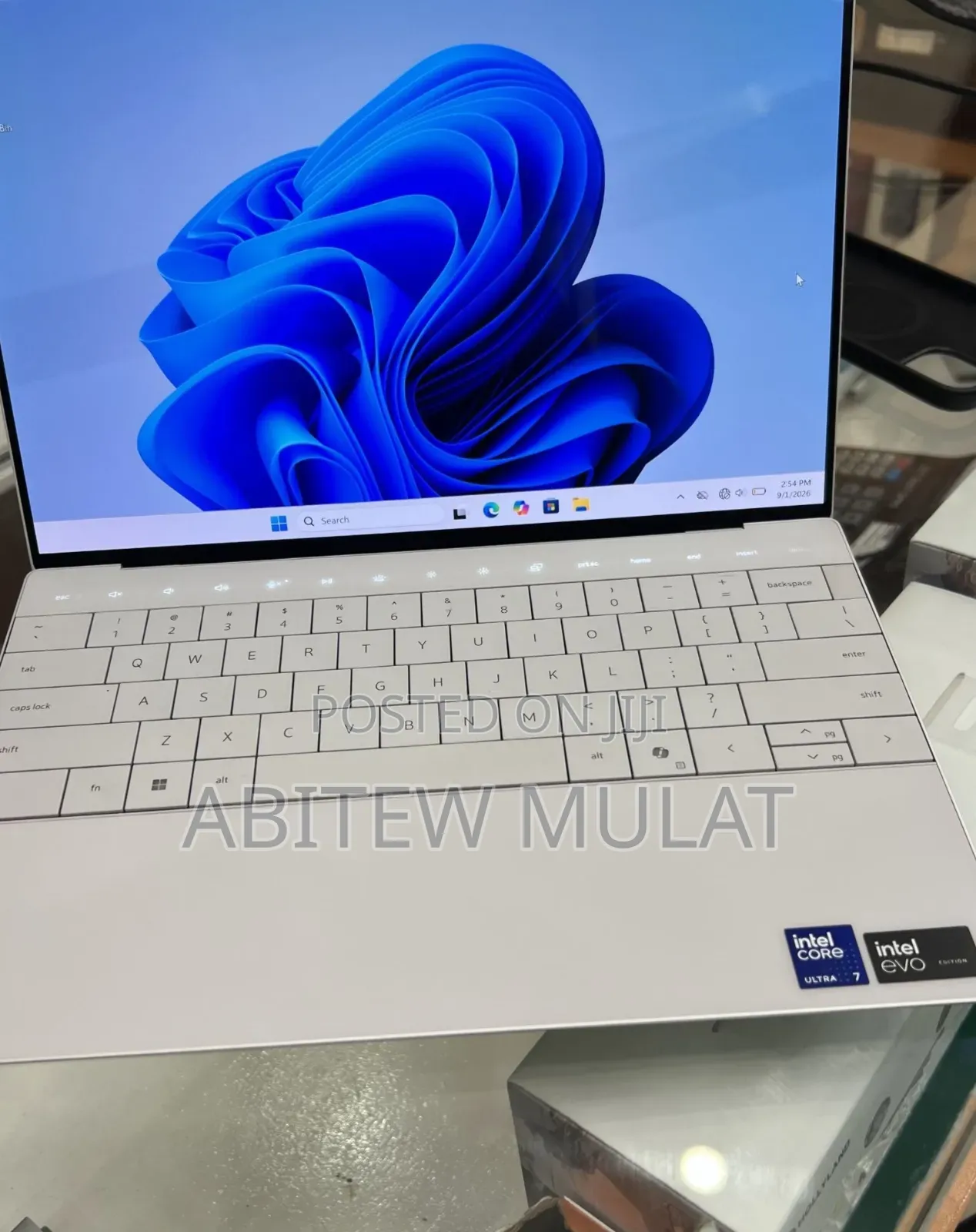 New Laptop Dell XPS 13 16GB Intel Core Ultra 7 SSD 512GB