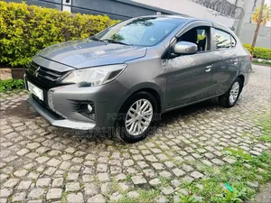 Mitsubishi Attrage 2022 Silver