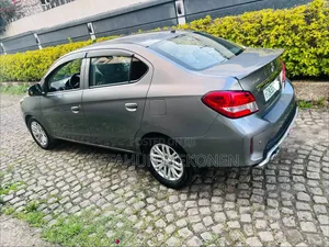 Mitsubishi Attrage 2022 Silver