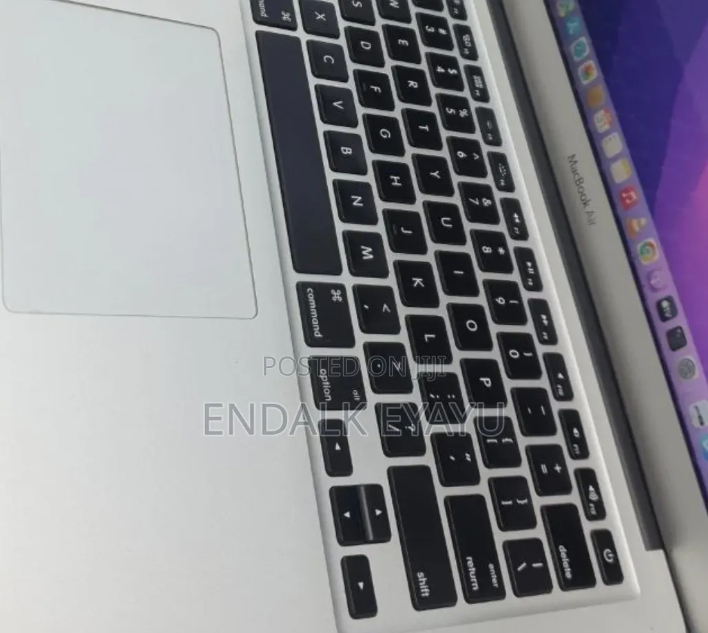 New Laptop Apple MacBook Air 2017 8GB Intel Core i7 SSD 128GB