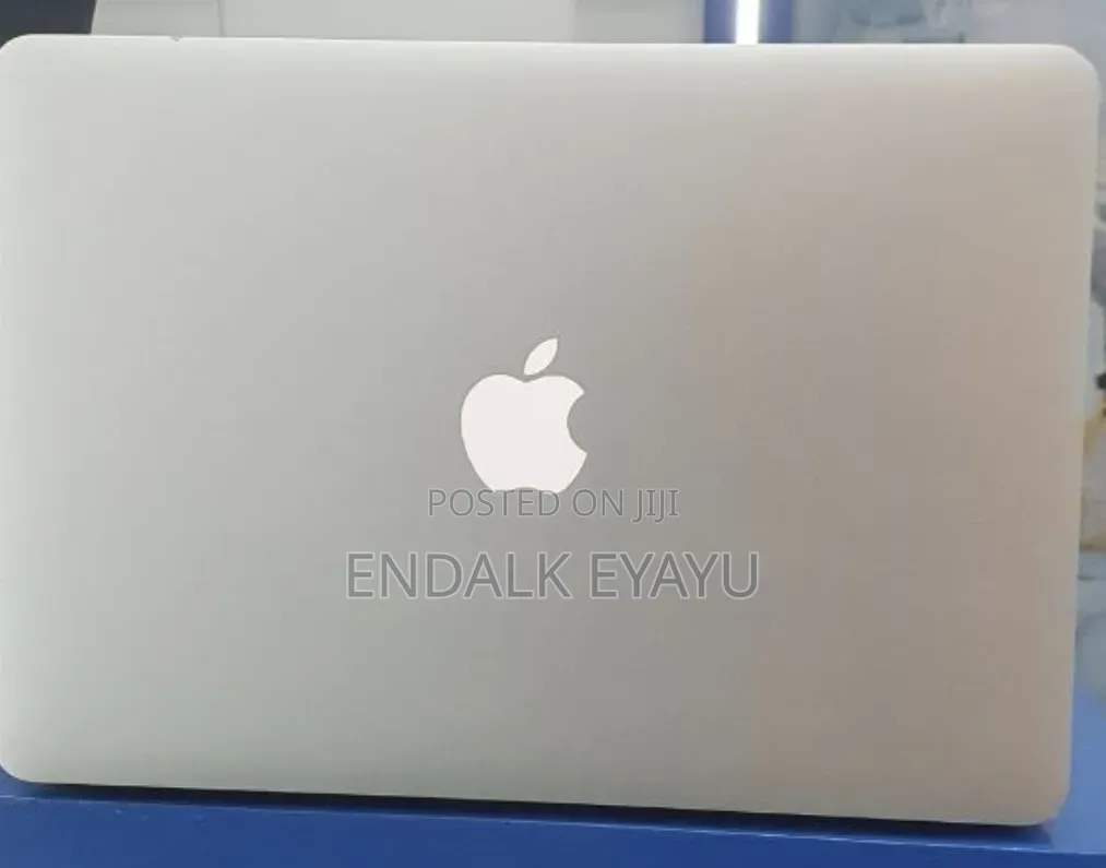 New Laptop Apple MacBook Air 2017 8GB Intel Core i7 SSD 128GB