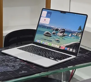 New Laptop Apple MacBook Air 2024 M3 16GB Apple M3 Pro SSD 256GB