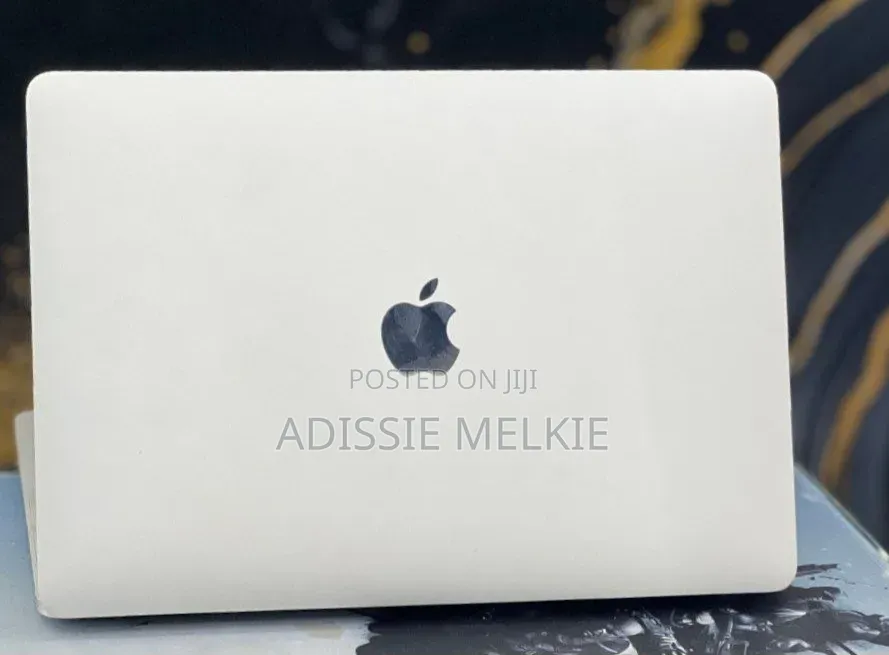 New Laptop Apple MacBook Pro 2022 M2 8GB Intel Core i7 SSD 512GB