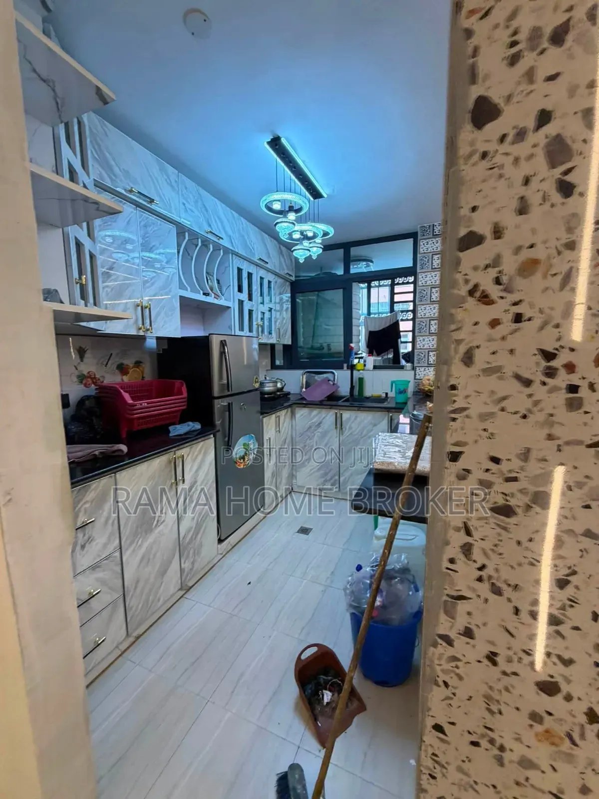 Furnished 4bdrm Condo in ቅንጡ ኮንዶሚኒየም  ቤት በአያት, Yeka for sale