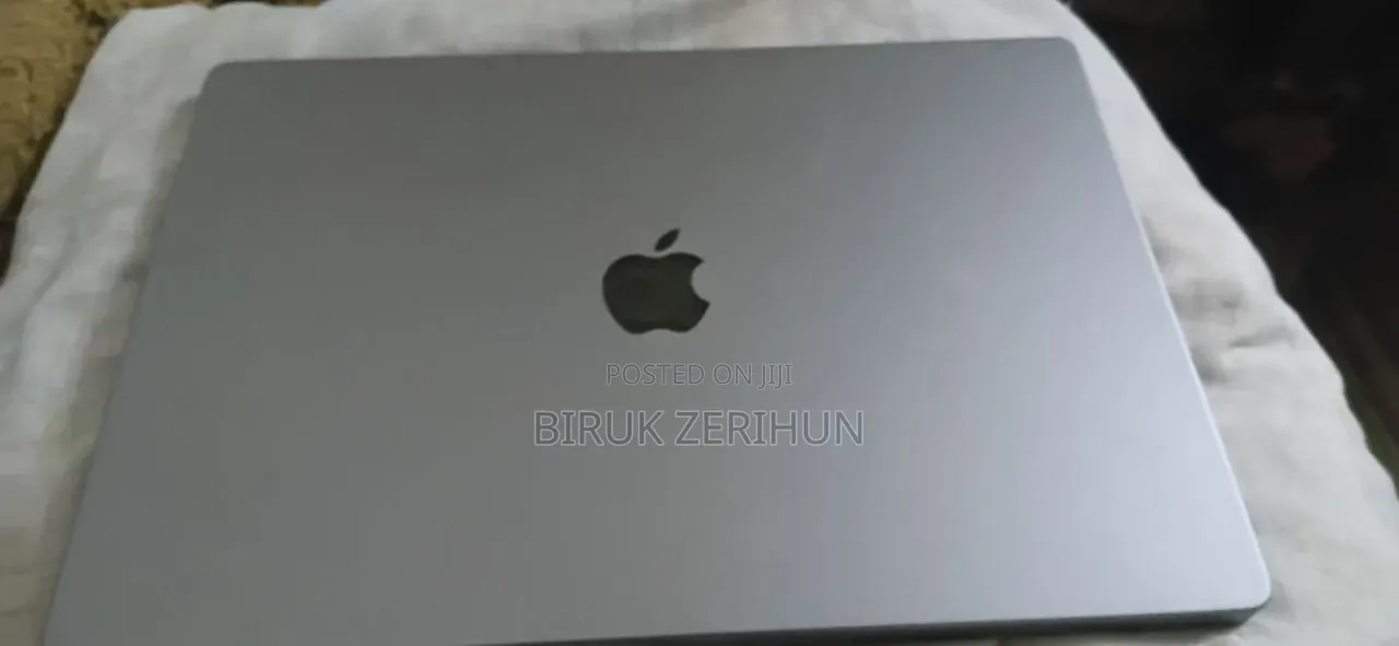 New Laptop Apple MacBook Pro 2021 M1 32GB Apple M1 Pro SSD 512GB