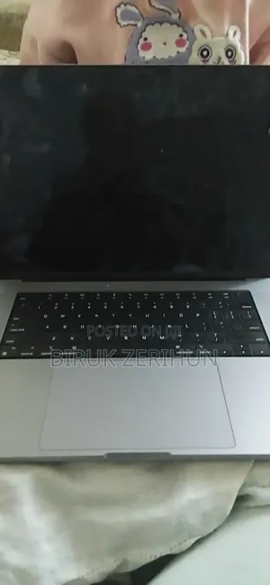 New Laptop Apple MacBook Pro 2021 M1 32GB Apple M1 Pro SSD 512GB