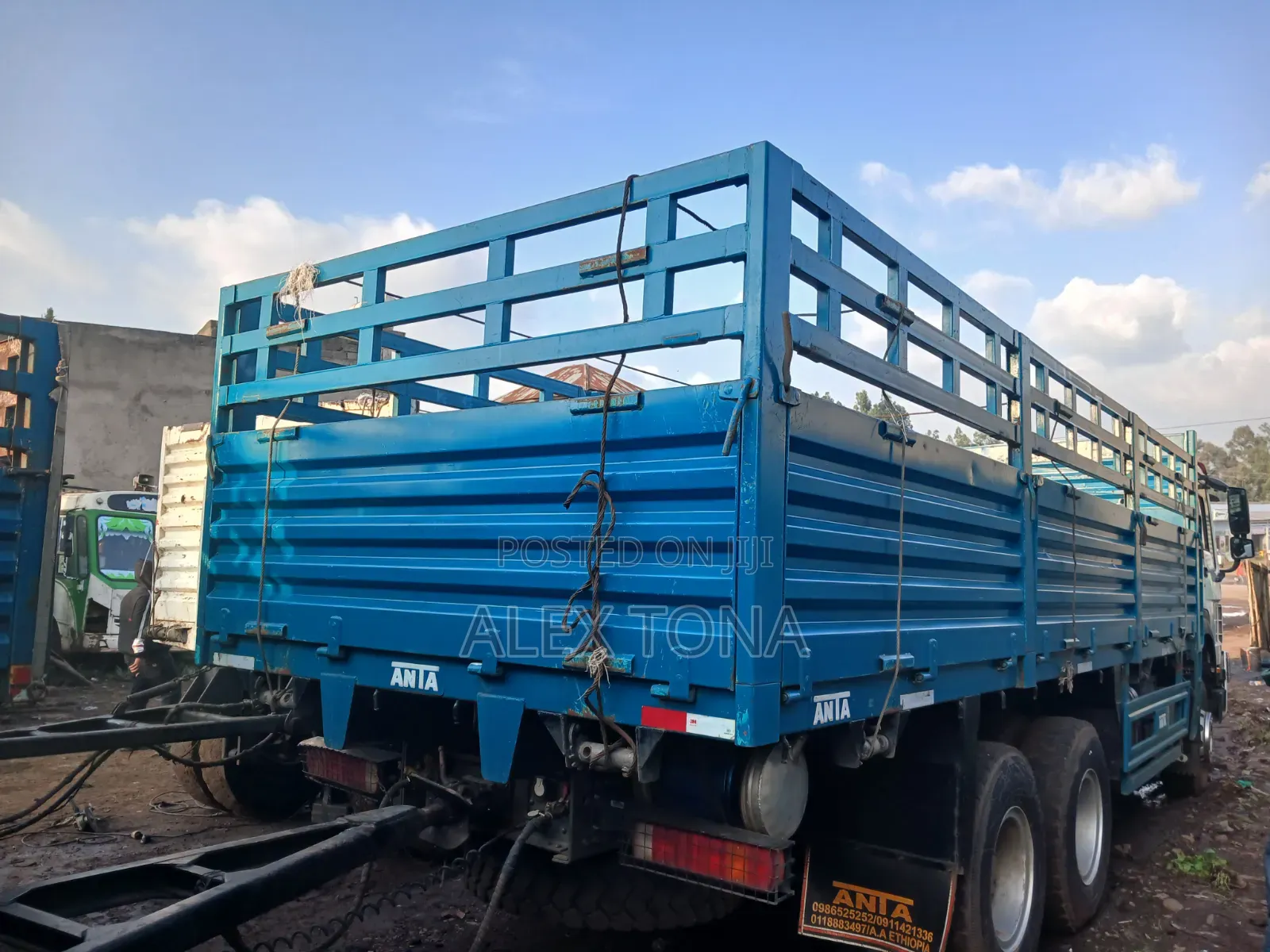 Sinotruk Heavy Duty Truck 2025 Mileage :. 31,000 Km
