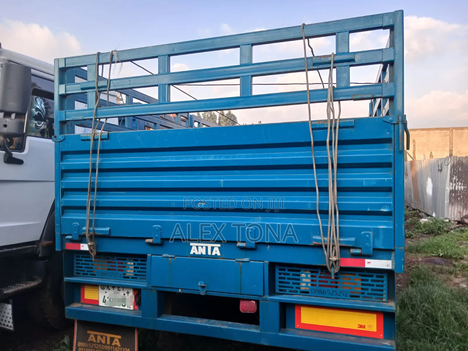 Sinotruk Heavy Duty Truck 2025 Mileage :. 31,000 Km