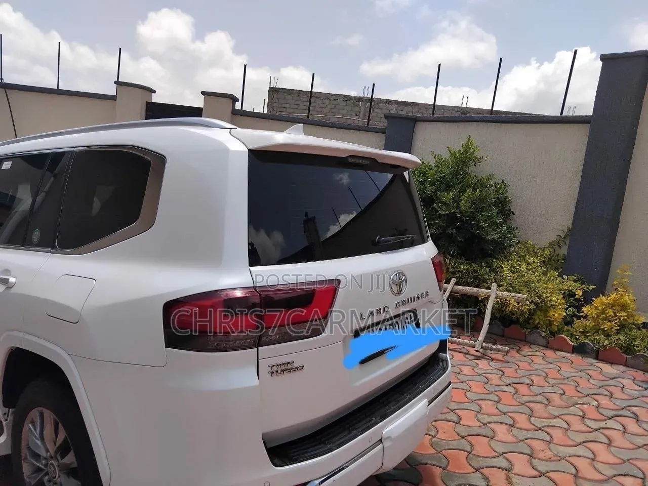 Toyota Land Cruiser 2022 White