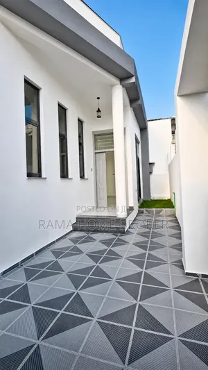 Furnished 6bdrm Villa in መሀል ሰሚት ዘመናዊ ቪላ, Yeka for sale
