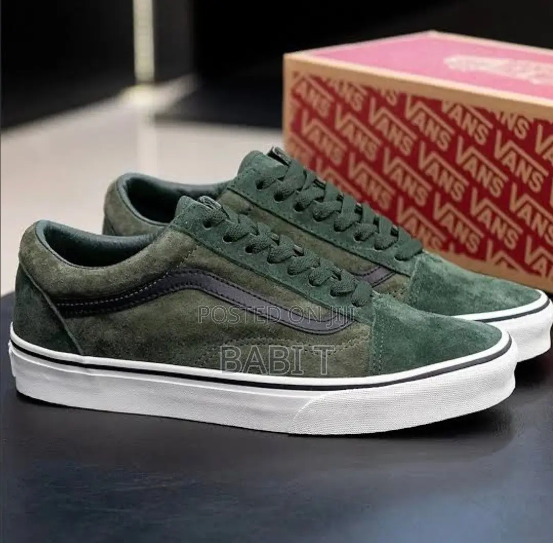 Vans Old Skool "Pig Suede" in Green/Multi.