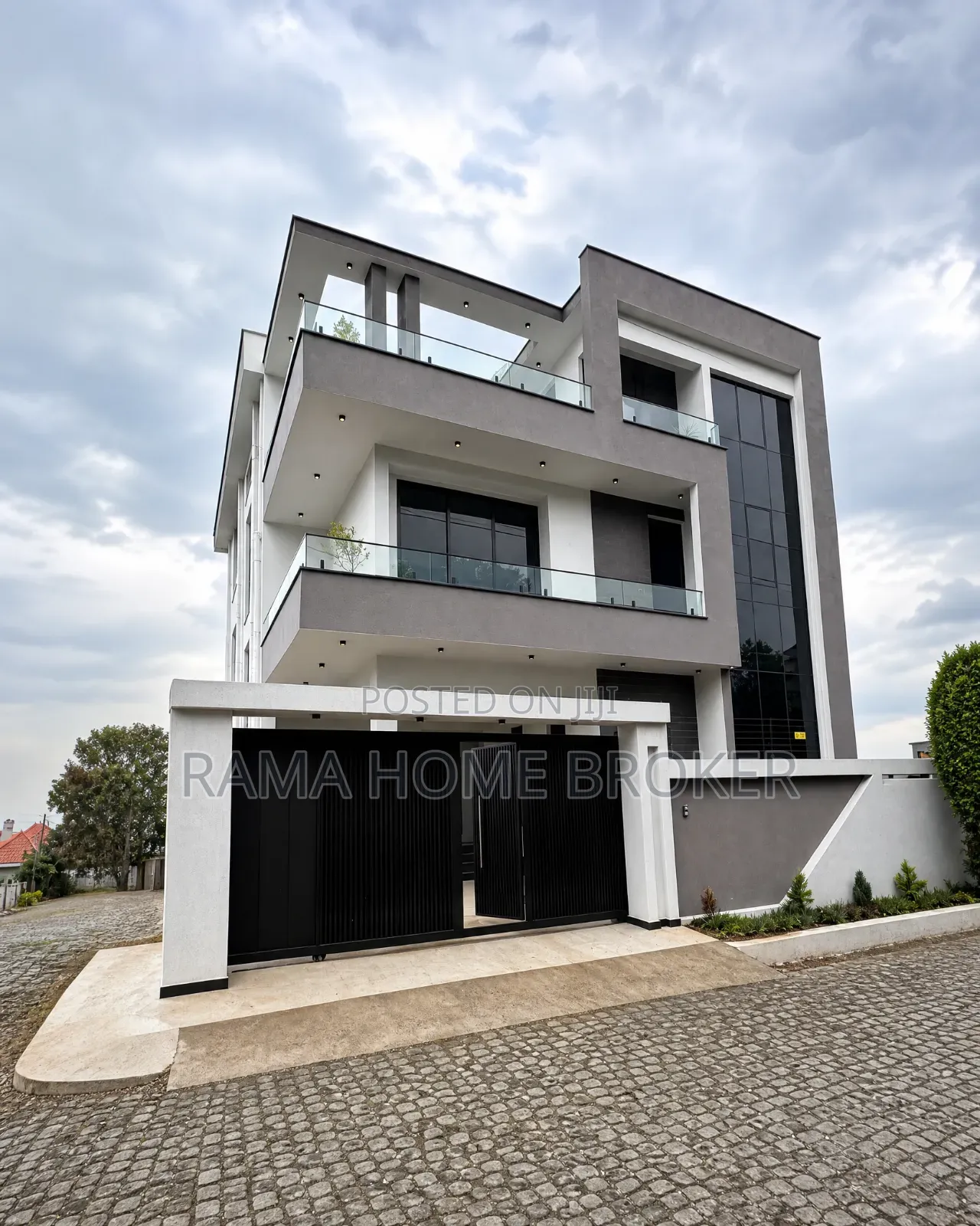 Furnished 6bdrm Villa in ዘመናዊ ቤት በአያት መንደር, Yeka for sale