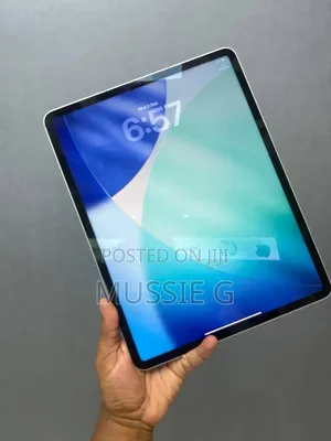 Apple iPad Pro (2022) 256 GB Silver