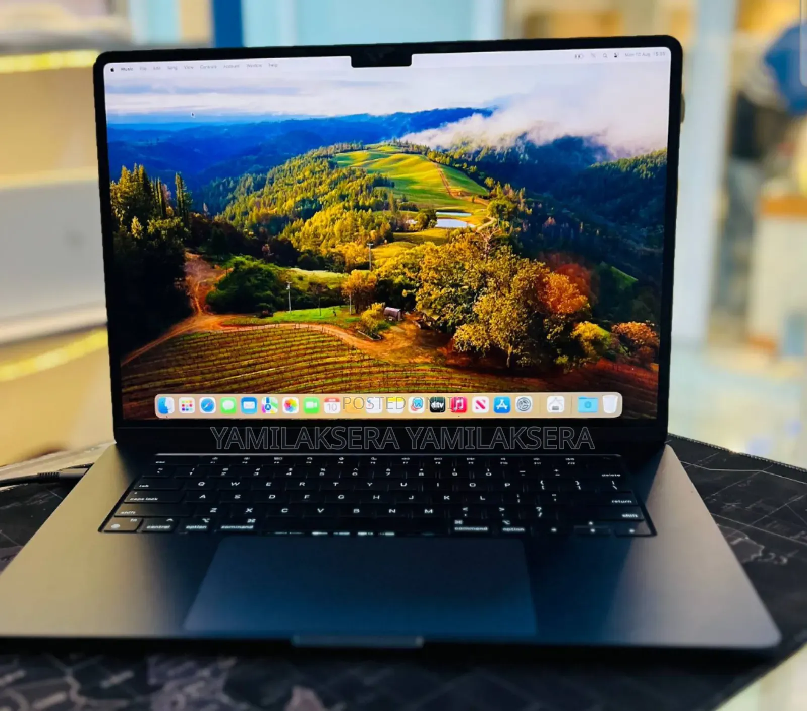 New Laptop Apple MacBook Air 2024 M3 8GB Apple M3 SSD 256GB