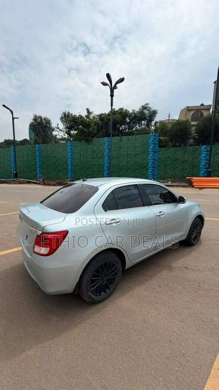 Suzuki Dzire 2024 Silver