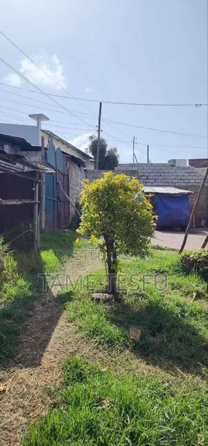 3bdrm House in ወሰን ካራ, Yeka for sale