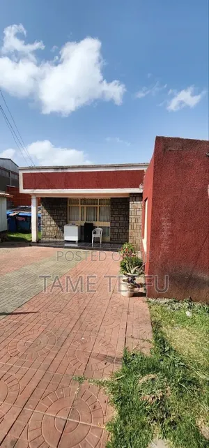3bdrm House in ወሰን ካራ, Yeka for sale
